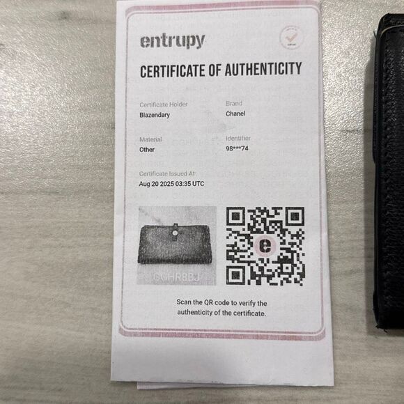 Chanel vintage CC Black Button Bifold Wallet   Authentic. Come with authenticity - Picture 4 of 14